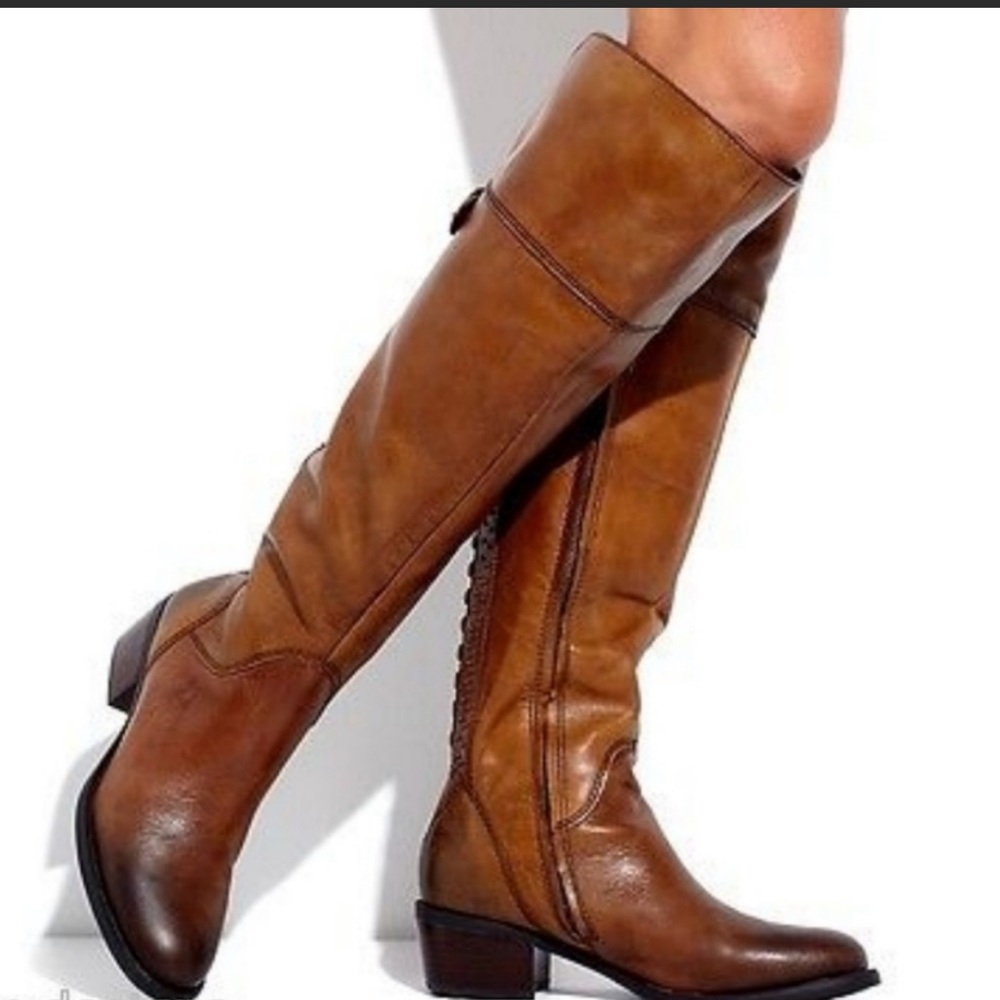 Vince Camuto brown boot, size 7.5